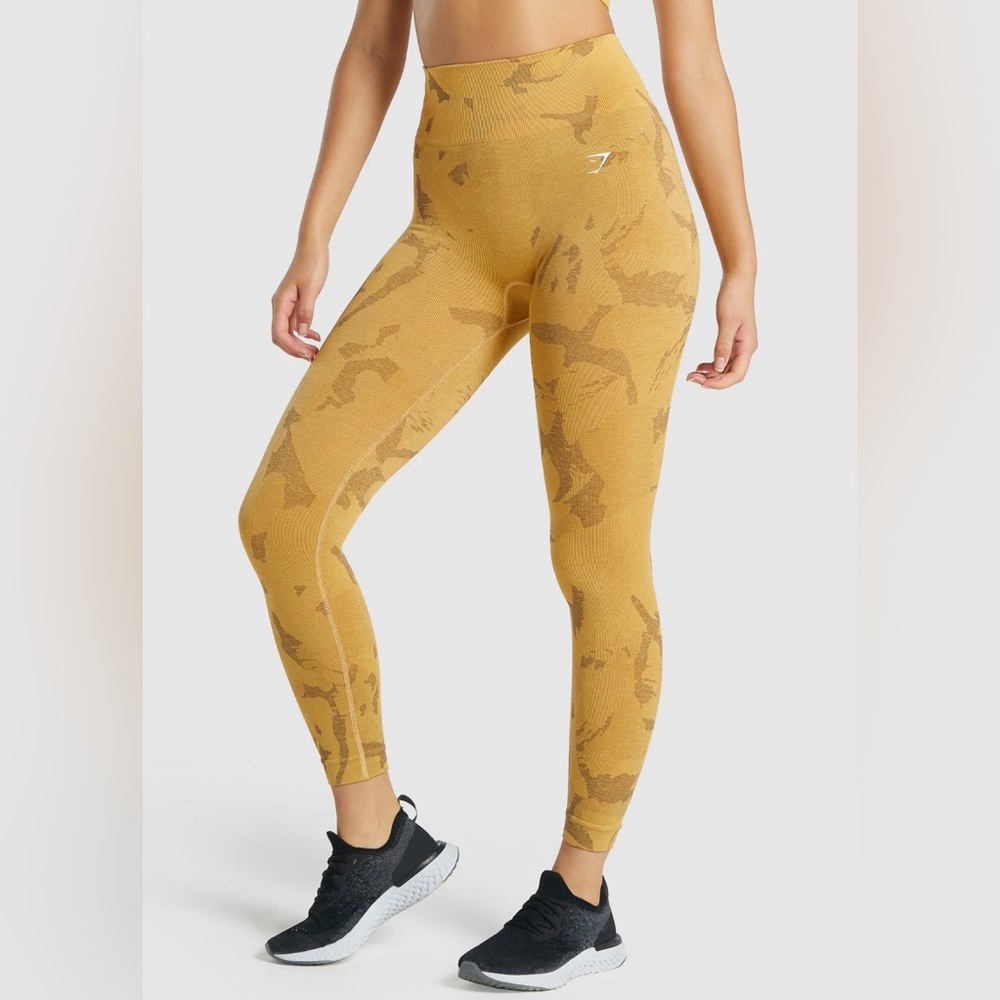 GymShark Adapt Camo Seamless Leggings - Ruched Back